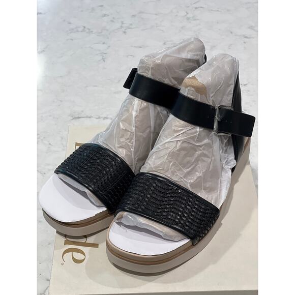 NWT Life Stride Women’s Gillian 2 Crochet Ankle‎ Strap Sandals Size 11W Black - Picture 2 of 6